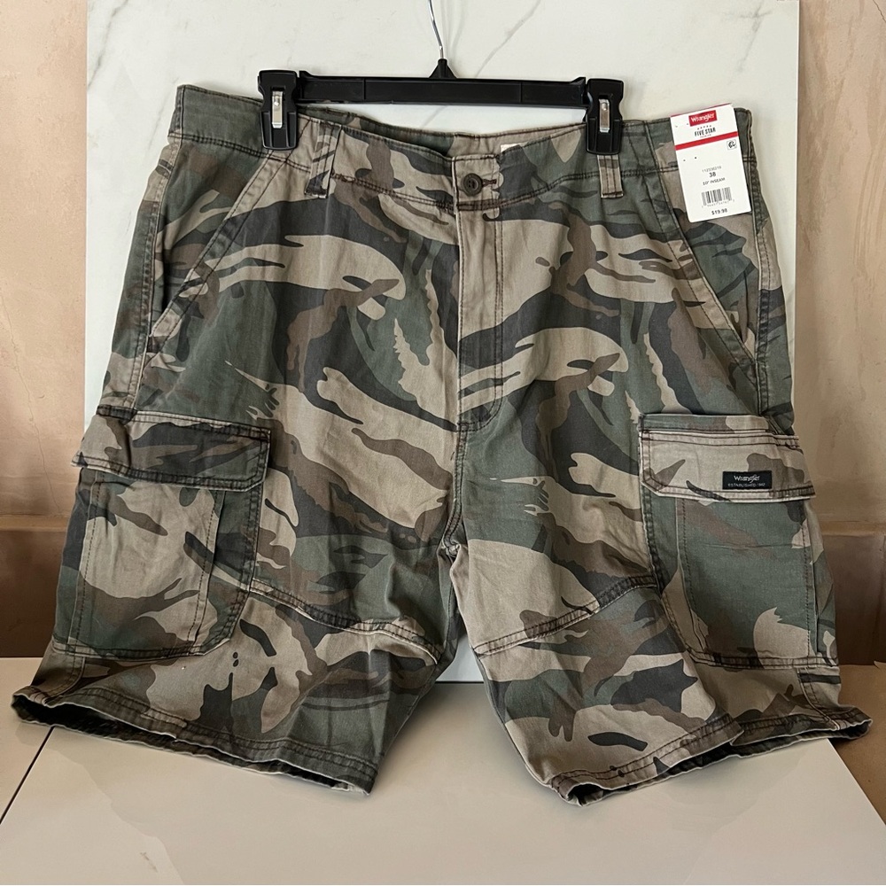 Wrangler Green and Brown Cargo Shorts